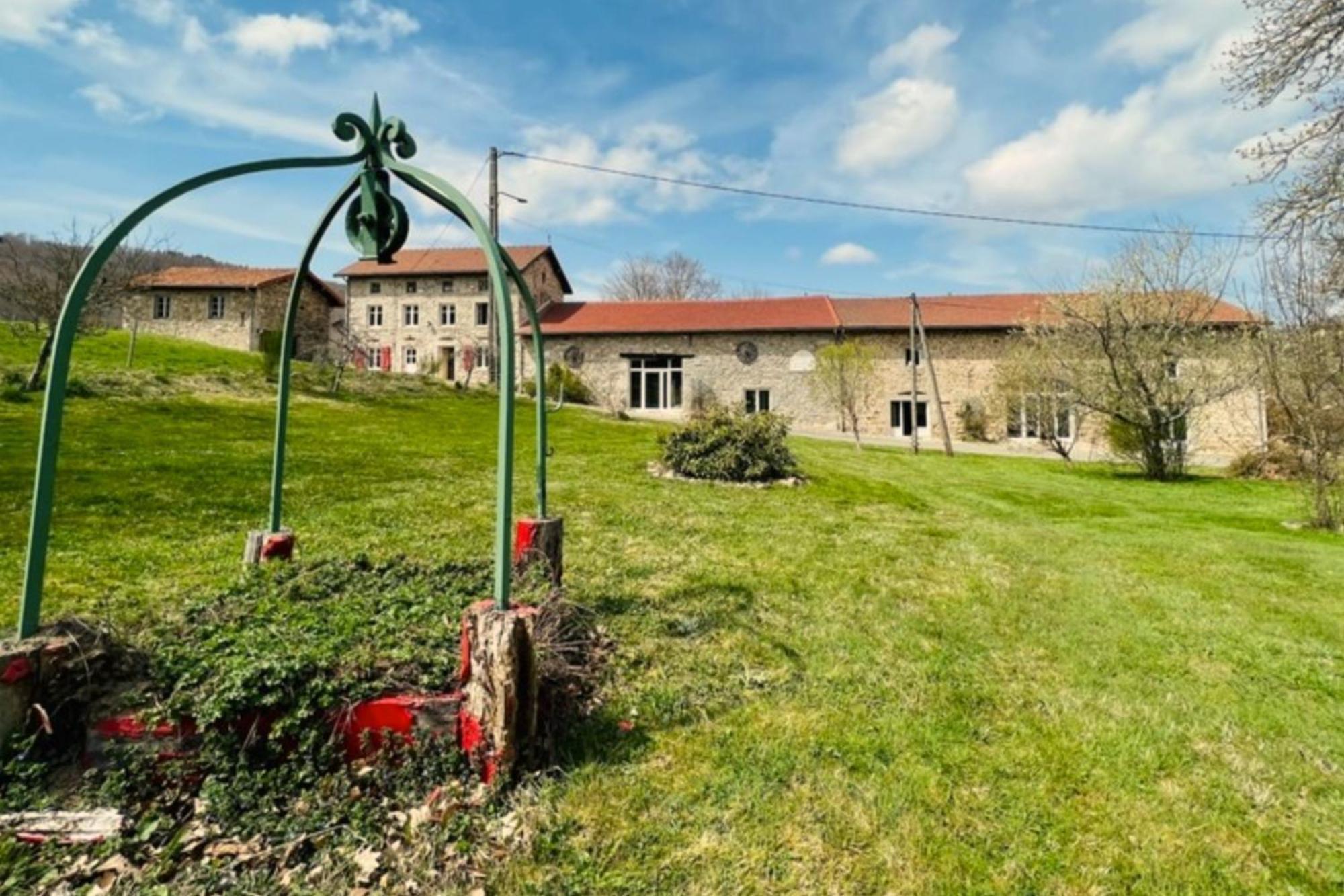 Villa De Luxe, Nichee Dans Les Montagnes Lavoine Exteriör bild